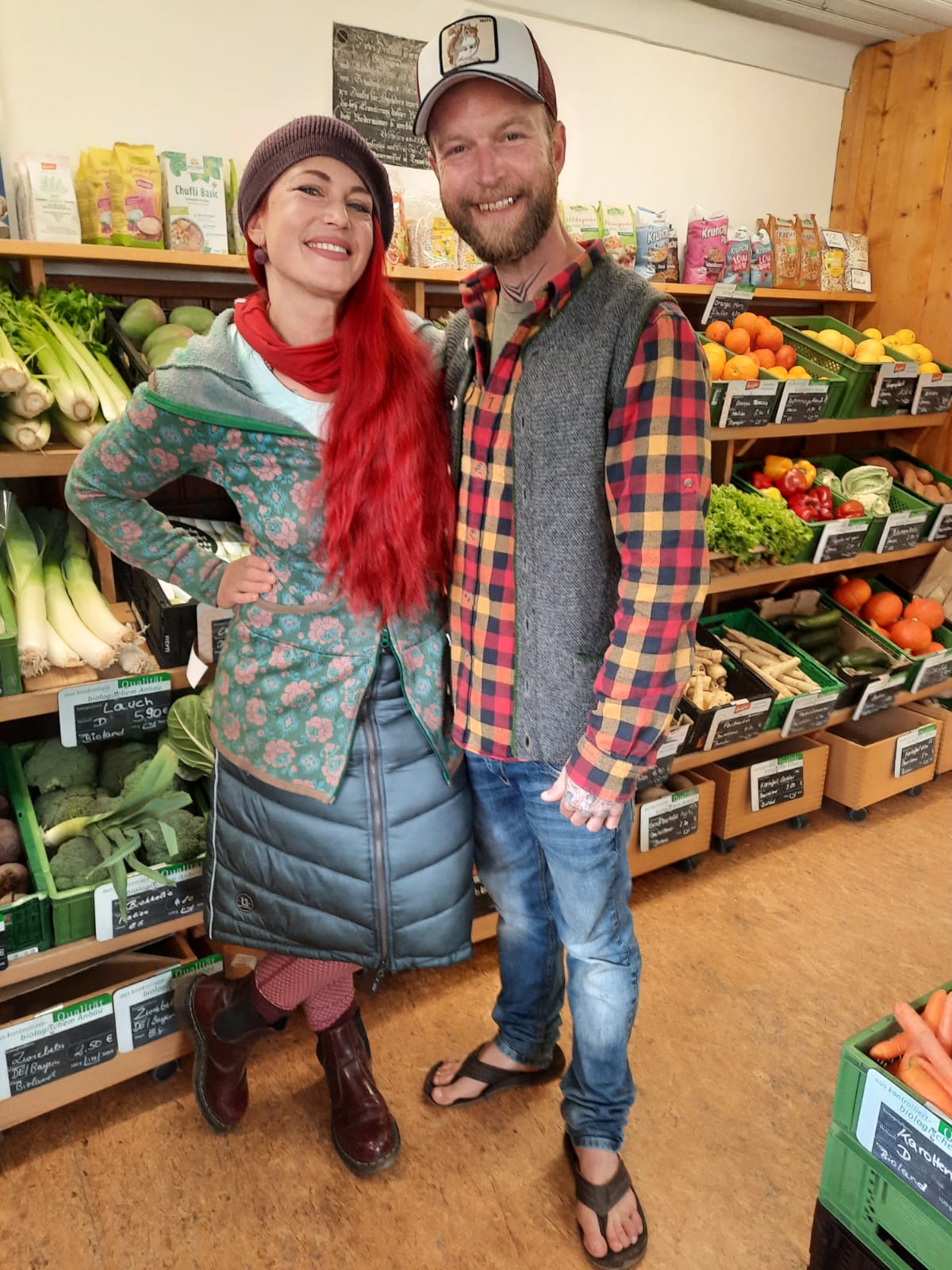 Manja und Norbert in ihrem kleinen Bioladen in Siegsdorf